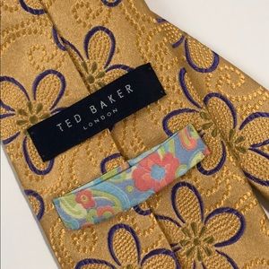 Ted Baker London tie. Like new. Unique style.